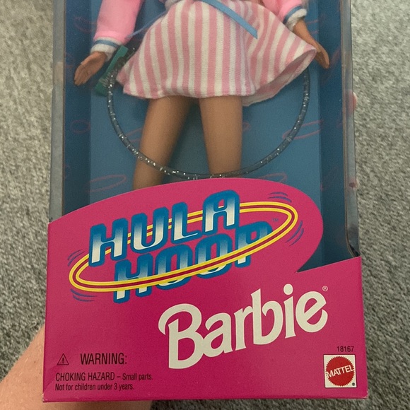 Hula Hoop Barbie - Picture 2 of 4
